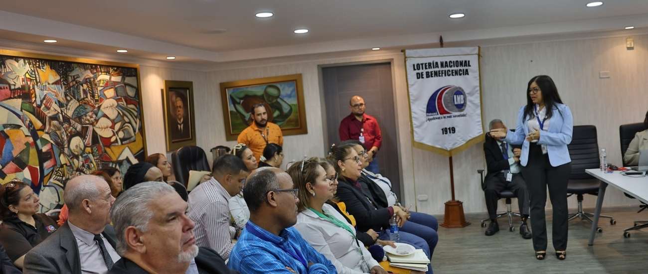 UAF Refuerza Capacitación Técnica en Materia de Seguridad y Control de Armas · Noticias · UAF