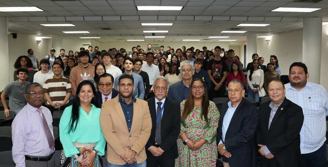 La UAF brinda capacitación estudiantes de la USMA