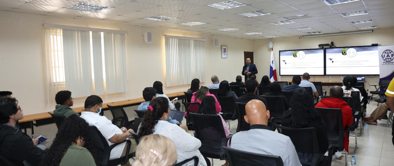 UAF Refuerza Capacitación Técnica en Materia de Seguridad y Control de Armas · Noticias · UAF